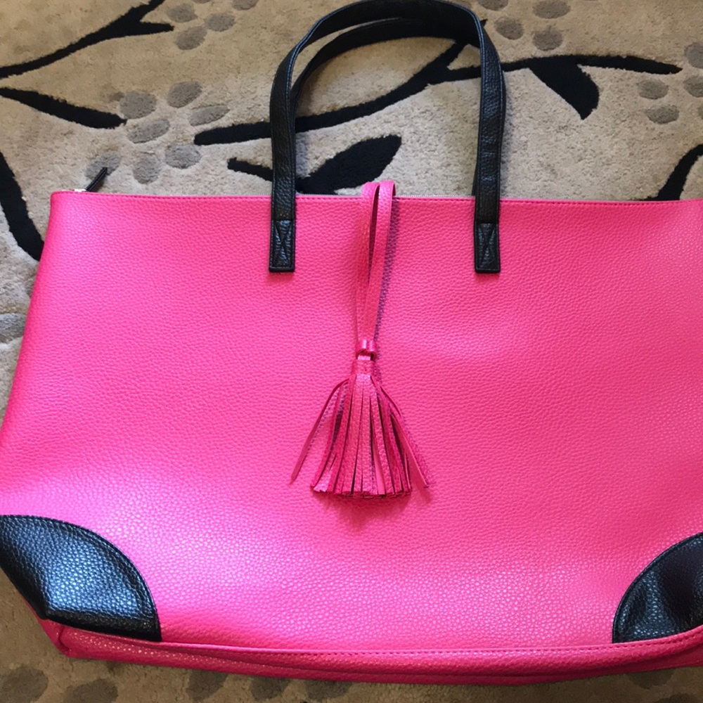 NWT Faux Leather Bag